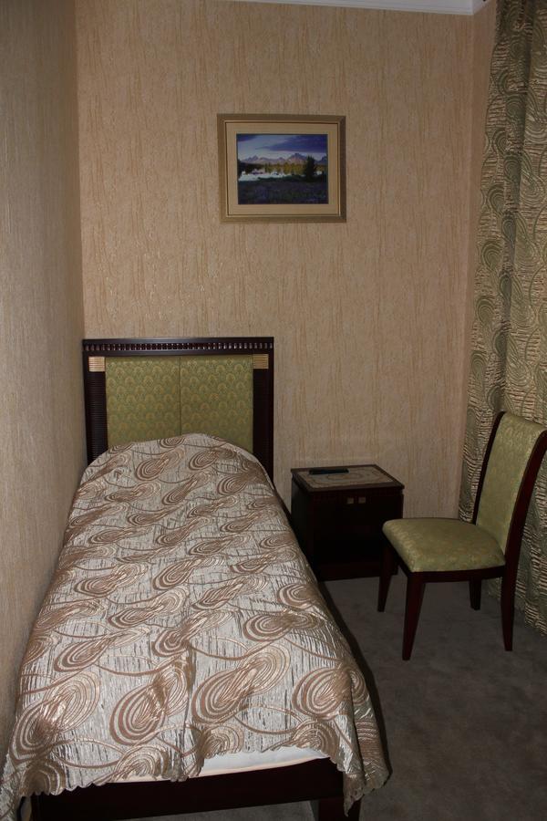 Bahoriston Hotel Guliston Zimmer foto